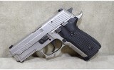 SIG SAUER~229 Elite~.40 S&W - 5 of 6