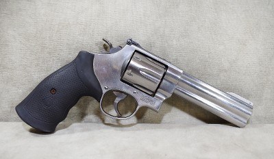 Smith & Wesson~629-6 Classic~.44 magnum