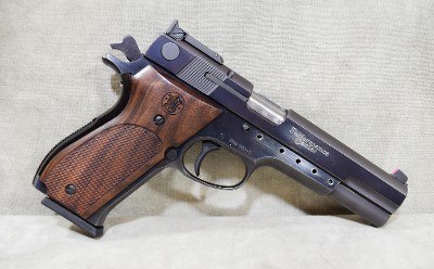 Smith & Wesson~952-1~9mm Luger