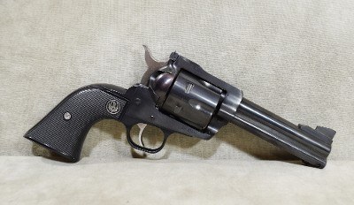 Ruger~New Model Blackhawk~.41 magnum