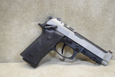 Beretta~92XI~9mm luger - Image 1 of 9