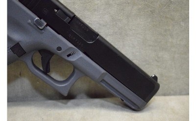 Glock~17 Gen 5~9mm Luger - Image 5 of 10
