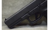 Glock~17 Gen 4~9mm Luger - Image 9 of 10