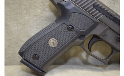 SIG SAUER~P226 Legion~.40 S&W - Image 3 of 9