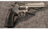 Smith & Wesson ~ 629 Classic ~ .44 Mag - 2 of 3