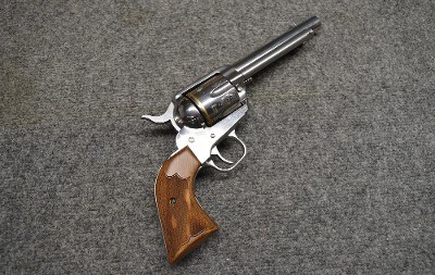 RUGER ~ NEW VAQUERO ~ .45 CAL