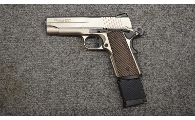 SIG SAUER ~ 1911 ~ .45 AUTO - Image 3 of 3