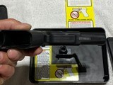 Glock 22, .40 S&W - 4 of 9