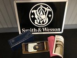 Smith & Wesson 660 Folding Hunter - 1 of 4