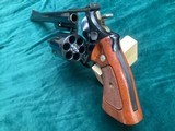 Smith & Wesson model 29-2 .44 mag. - 5 of 8